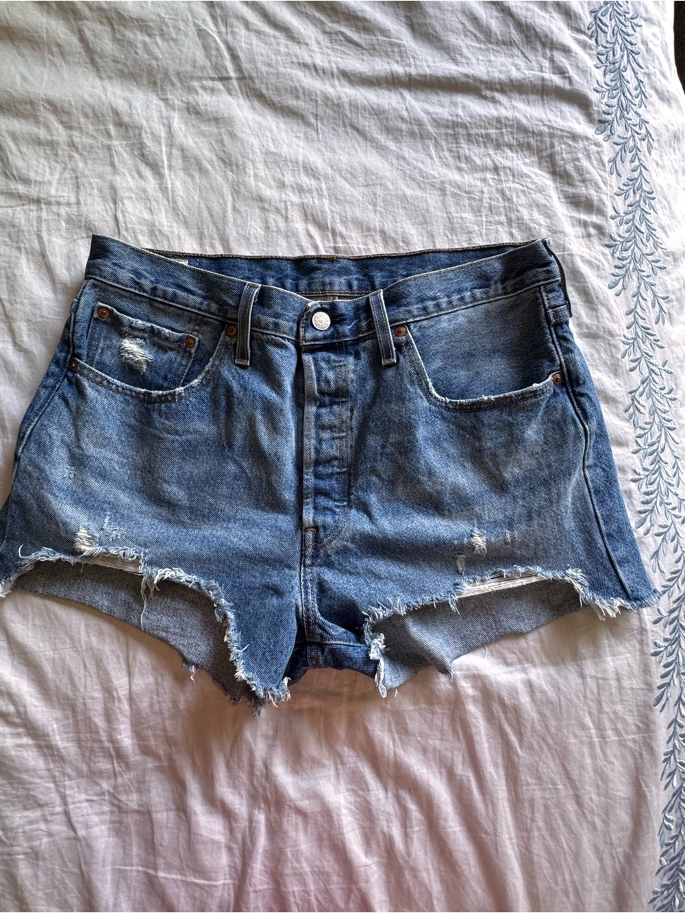Levi’s 501 Original Distressed Cutoff Denim Shorts W32 Raw Hem